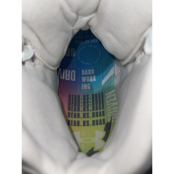 New Women’s Sz 9 Under Armour Highlight Ace Volleyball Shoes 3024042-100 - Picture 9 of 11